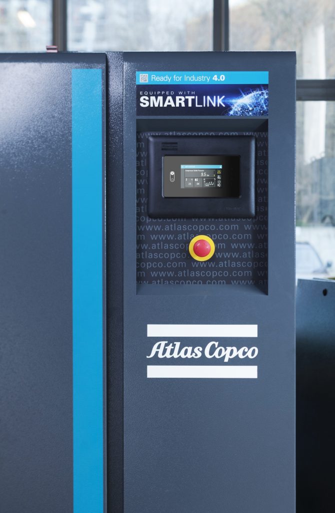 Das Fernüberwachungssystem Smartlink von Atlas Copco vernetzt alle Maschinen innerhalb einer Kompressorstation, überwacht sie nahezu in Echtzeit und wertet die anfallenden Daten systematisch aus. Anwender können damit die Verfüg­barkeit ihrer Anlagen steigern und den Energieverbrauch senken.