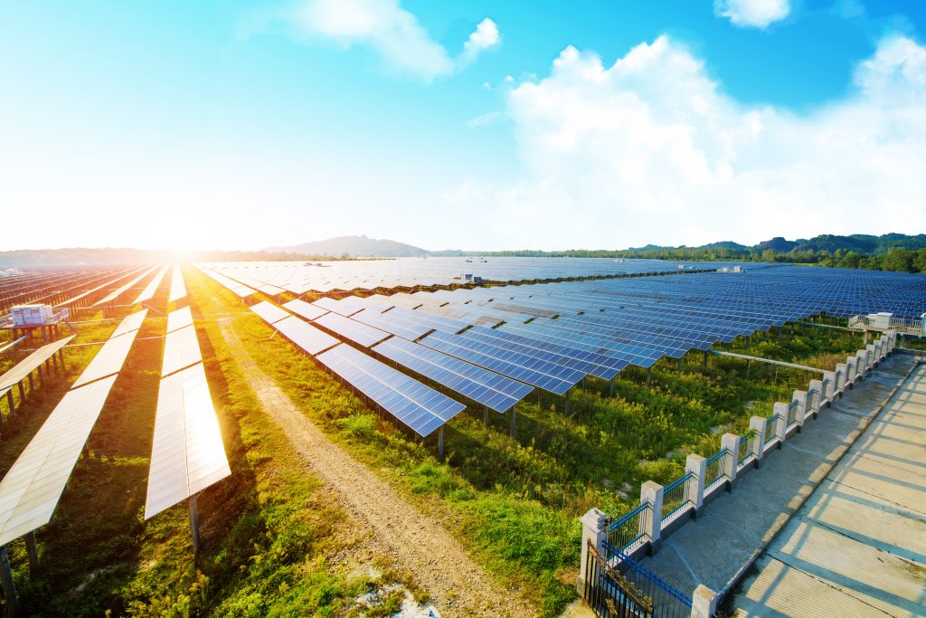 Bild 1 | Der Anschluss aktiver Verbraucher wie Solarparks an das öffentliche Energieverteilnetz ist an bestimmte gesetzliche Bestimmungen gekoppelt.